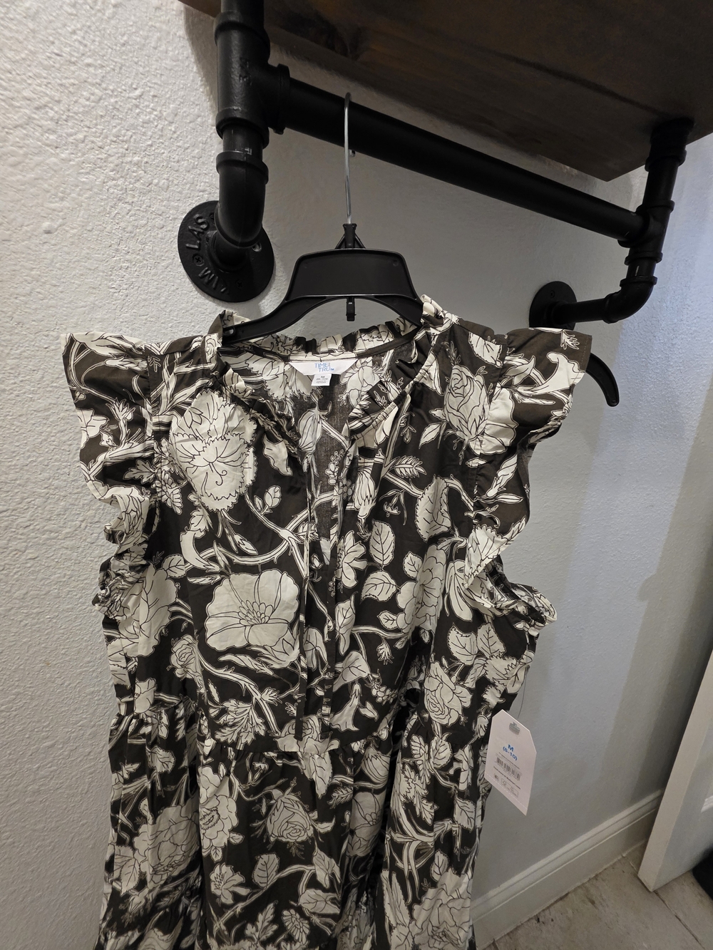 Time and Tru Black & Cream Floral Ruffle Sleeve Tunic